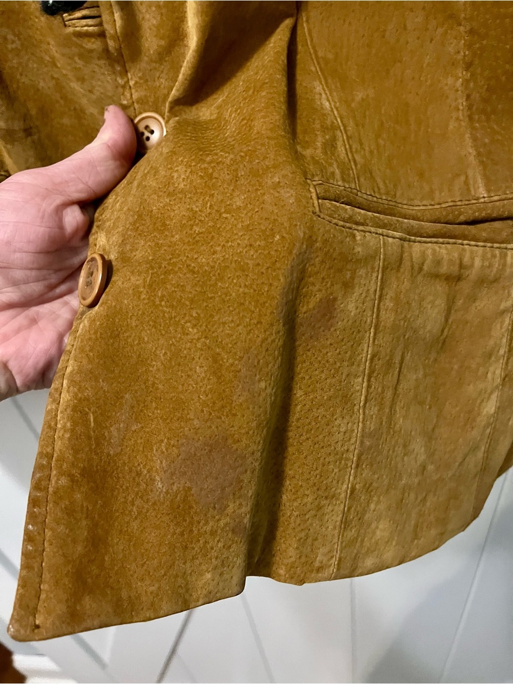 Gorgeous real leather Kathy Ireland Suede Button-Front Jacket in Warm Brown - Picture 6 of 7